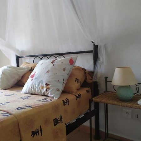 Charmant Appartement En Bord De Mer Avec Piscine Gourbeyre Luaran gambar