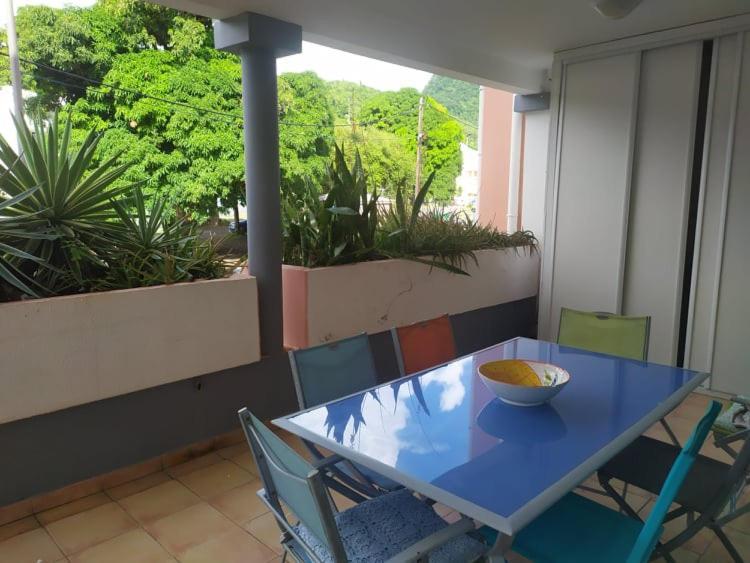 Charmant Appartement En Bord De Mer Avec Piscine Gourbeyre Luaran gambar